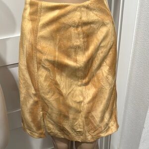 Elegant Pencil Skirt with Side Slit for a Night Out
